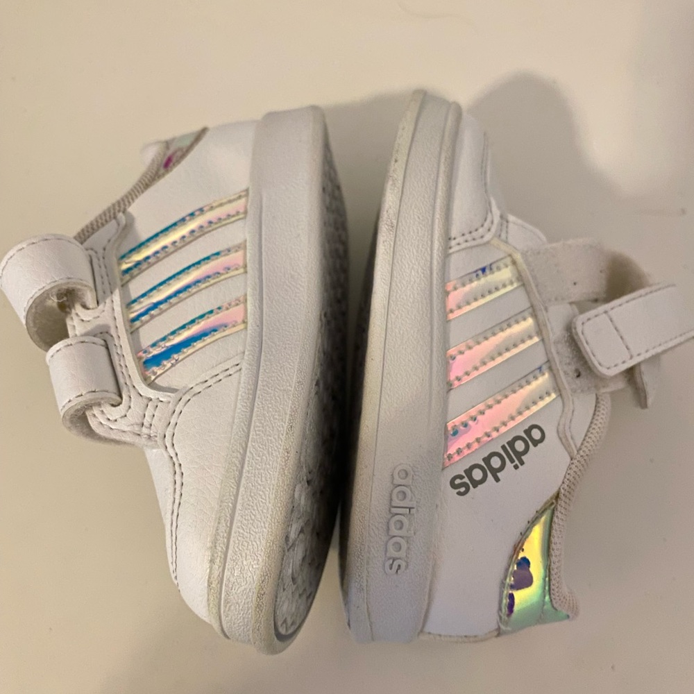 Unisex Toddler adidas⬇️💫💫REDUCED PRICE